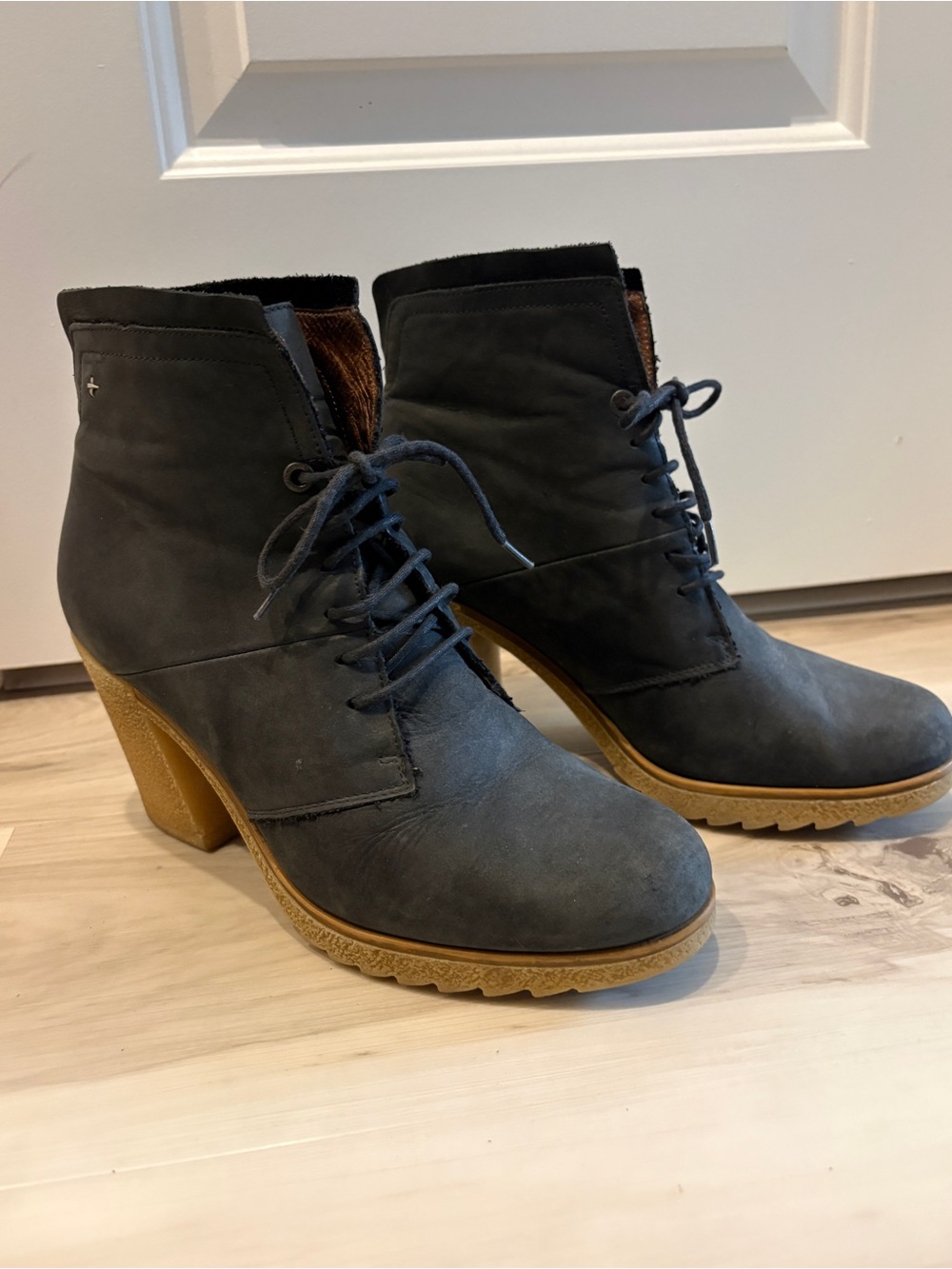 Euro Black Leather Nubuck Lace-Up Platform Ankle Boots - Chunky Block Heel EU 40
